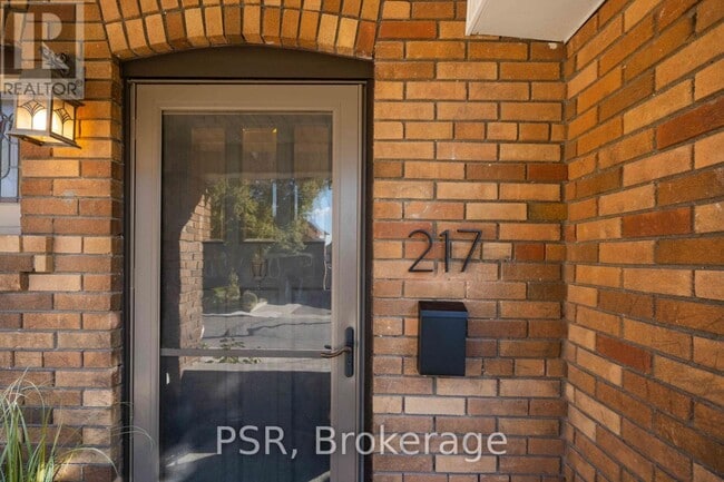 Building Photo - 217 Northcliffe Blvd