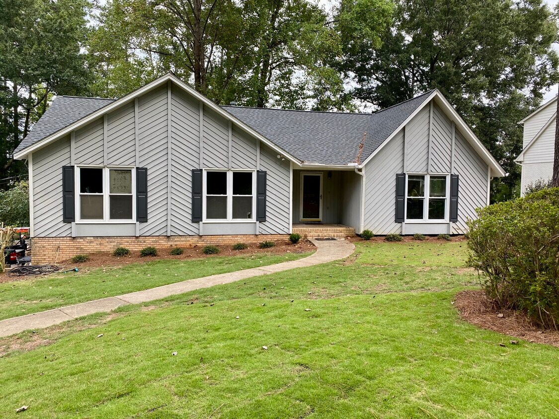 Front view of House - 2908 Jimamie Ln
