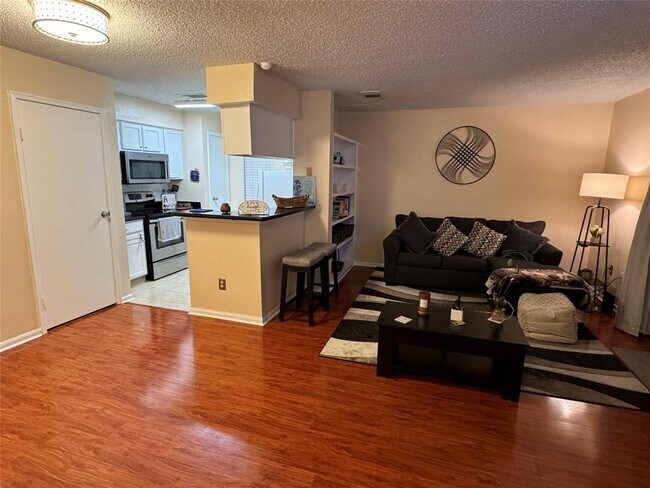 Building Photo - 2120 El Paseo St