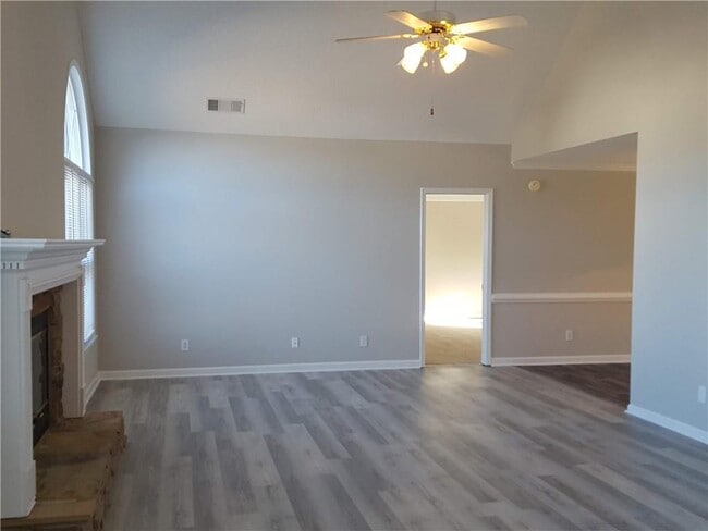 Building Photo - 404 Bennett Farms Pl