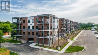 Building Photo - 121-121 Mary St