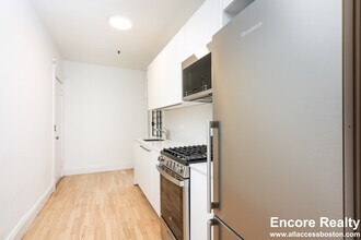 Building Photo - 288 Chestnut Hill Ave