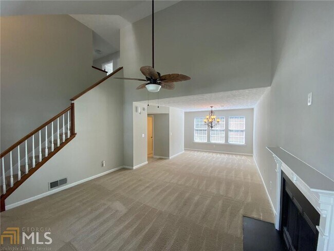 Building Photo - 5370 Lakebrooke Run