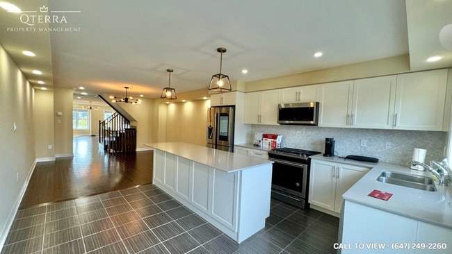 Building Photo - 23 Sudeley Ln