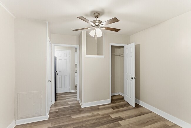 Foto del edificio - 109 N Cruze St