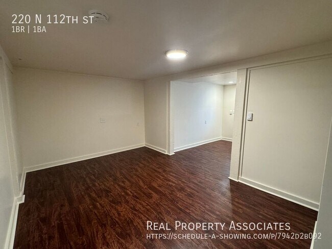 Building Photo - Broadview Apartment