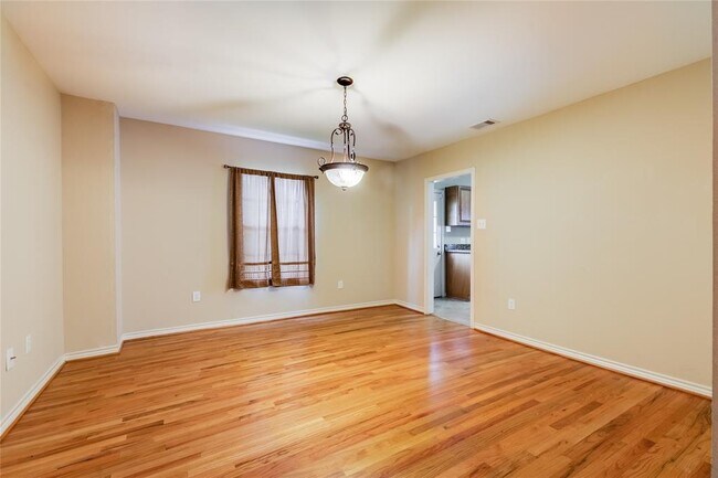 Foto del edificio - 3320 Rosedale St