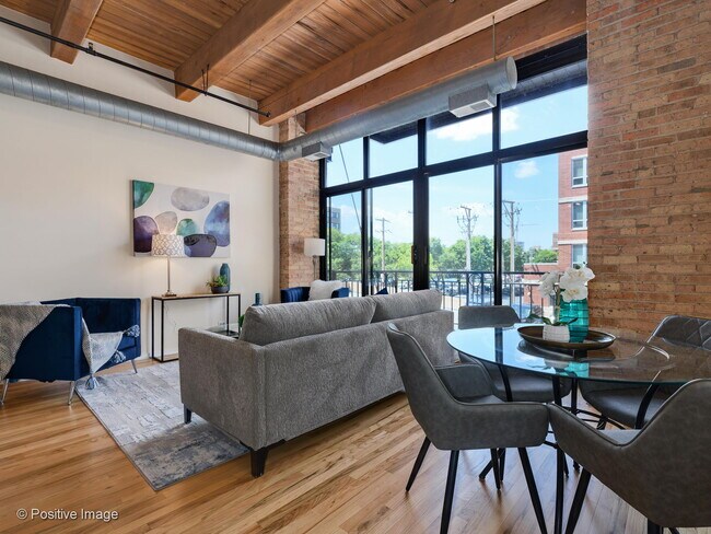 Building Photo - 1250 W Van Buren St