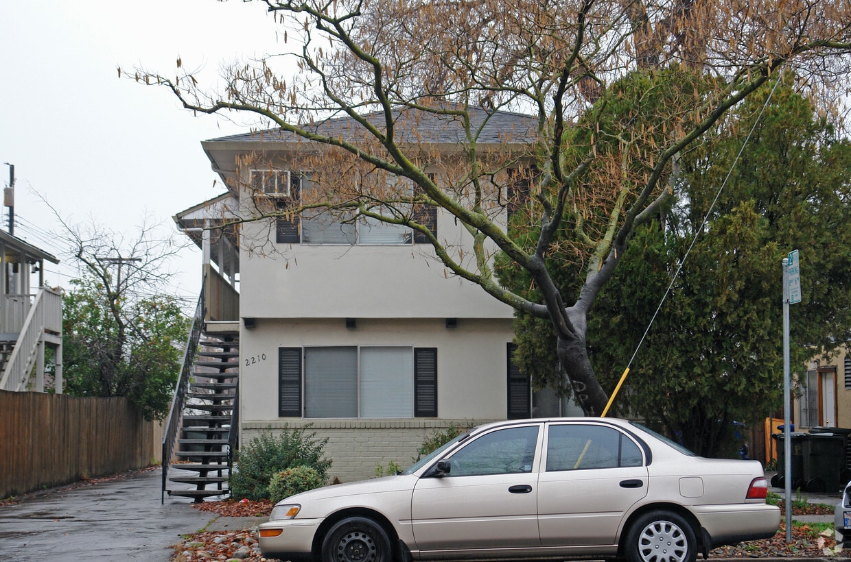 Building Photo - 2210 26th St