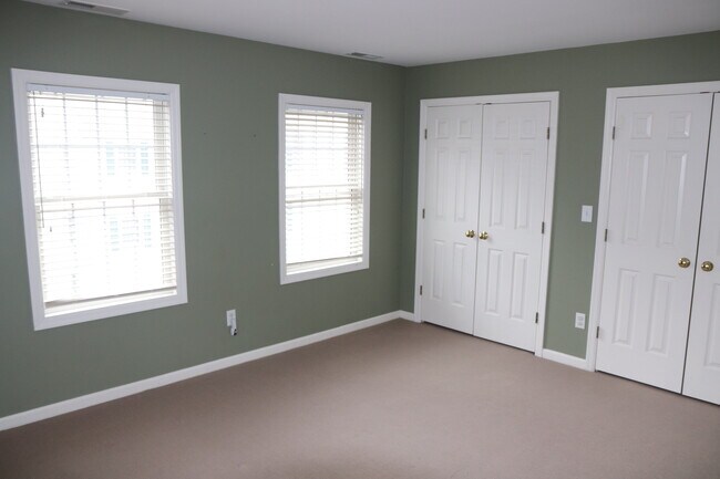 Building Photo - 570 Danbury Road