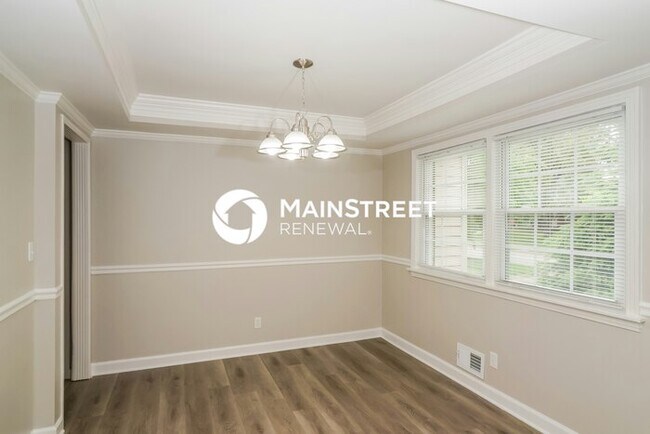 Foto del edificio - 3 Bedroom Pet-Friendly Home in Louisville, KY with Main Street Renewal