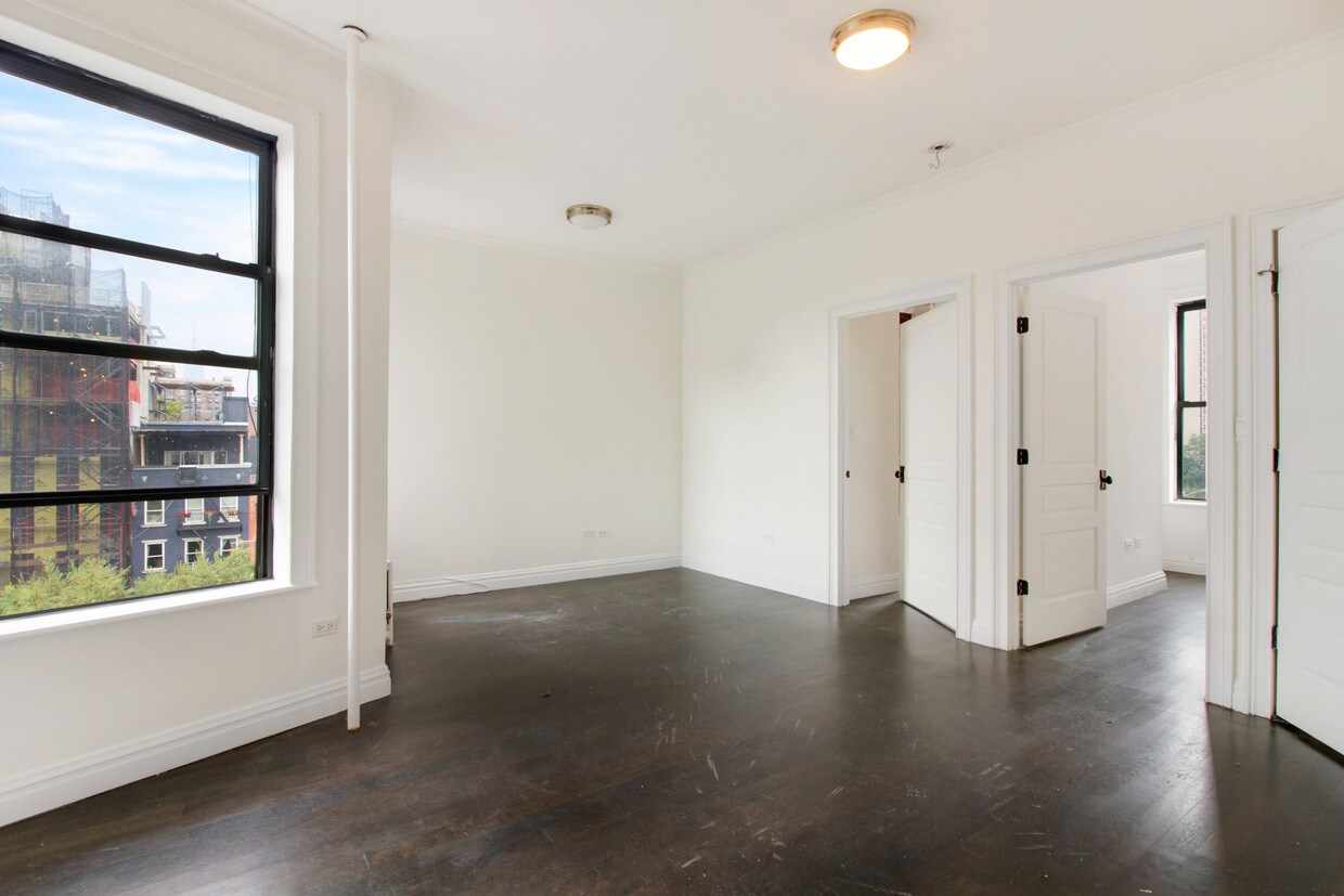 Primary Photo - 156 Sullivan St