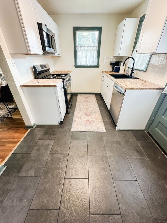 Foto del edificio - Newly remodeled one bedroom apartment