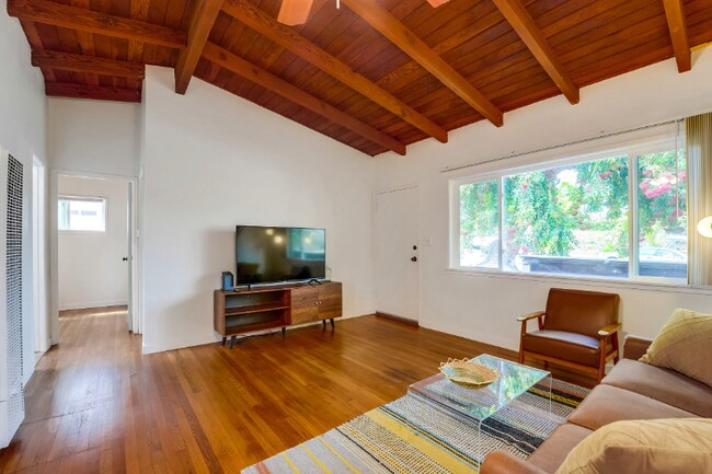 Foto del edificio - 4341 Banning St