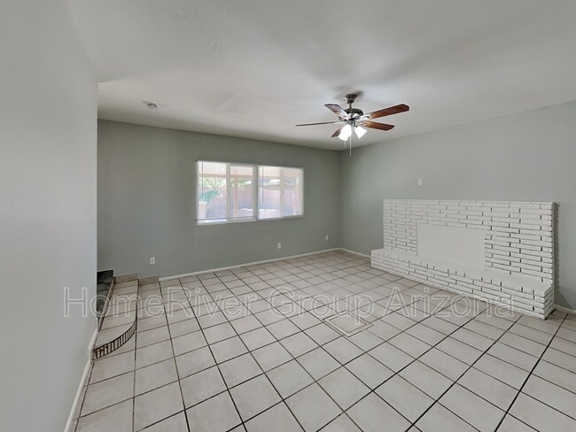 Building Photo - 4631 W Claremont St
