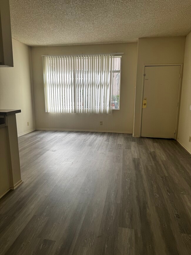 Building Photo - Pavillion Apartments