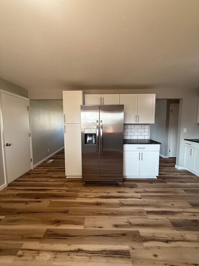Foto del edificio - 8129 Wescott Ave