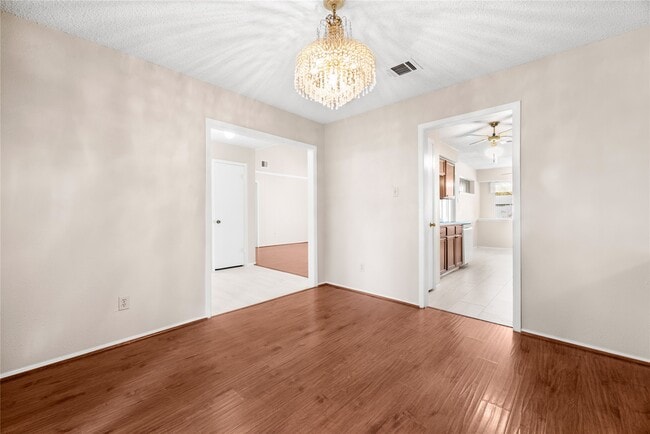 Foto del edificio - 22606 Elsinore Dr