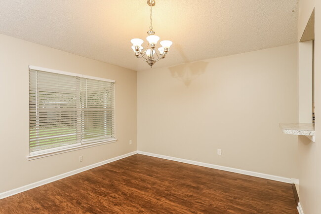 Building Photo - 338 Wildberry Ct