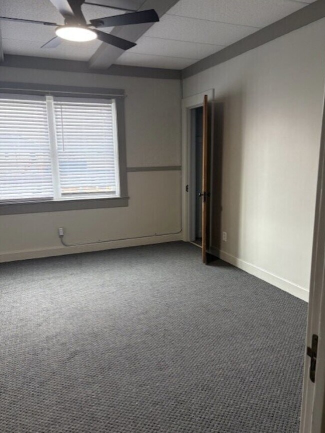 Foto del edificio - No Availabilities - 820 1/2 N Main St