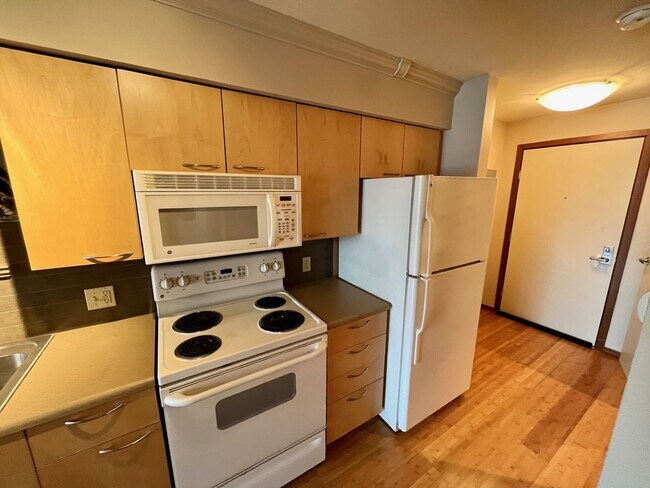 Building Photo - Luminaire Condominiums ~ Lake City
