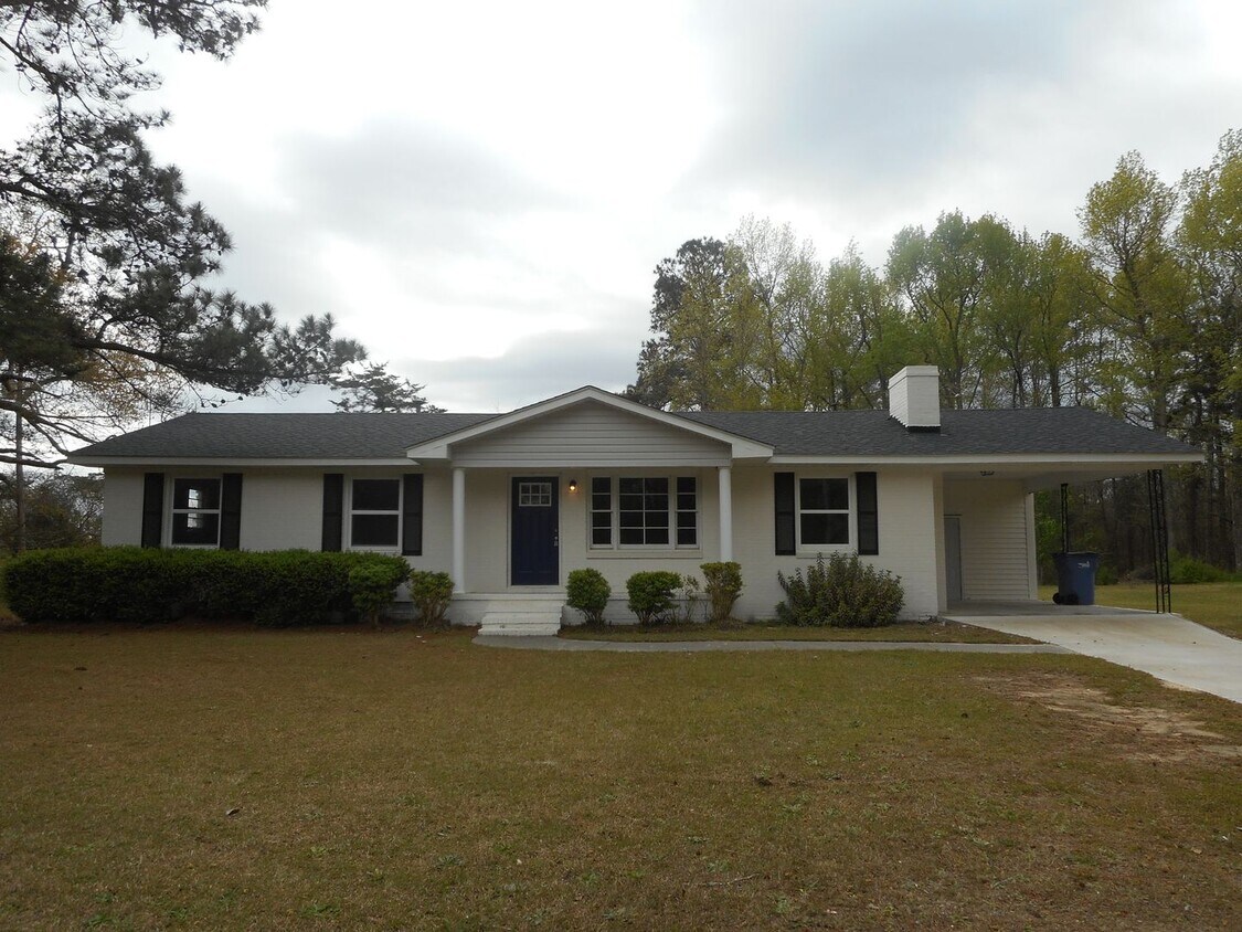 Foto principal - Charming 3 Bedroom, 2 Bath Home in Appling