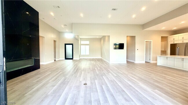 Building Photo - 4680 Outlook Peak St