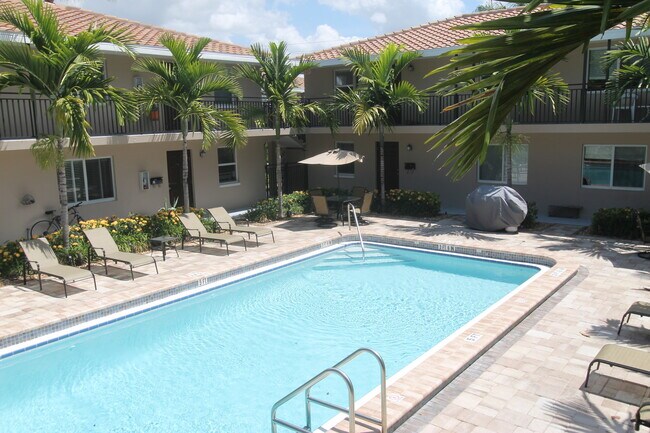 Building Photo - ***UNIT AVAILIBLE IN THE MOORINGS***2 BED / 2 BATH CONDO***BIKE TO THE BEACH***PRIVATE POOL***PET...