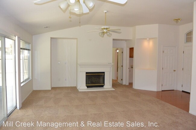 Building Photo - 3 br, 2 bath House - 5531 W. Lavida Ct.