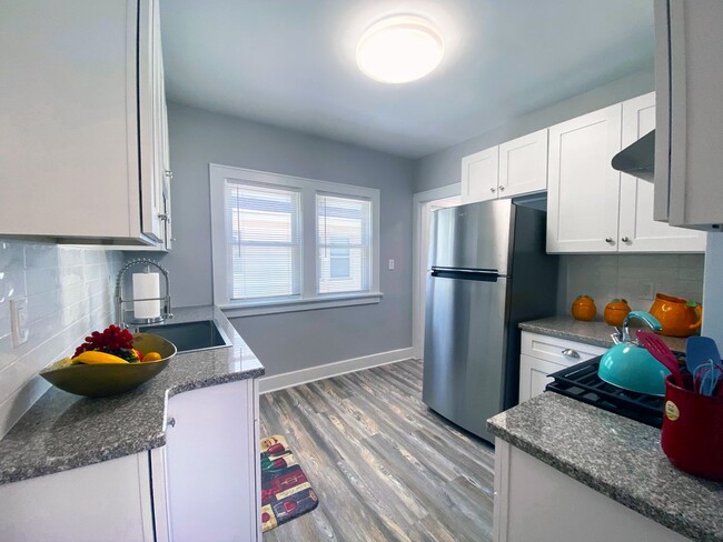 Foto del edificio - 3 Bed - 1 Bath Cape Cod for Rent in Garfie...