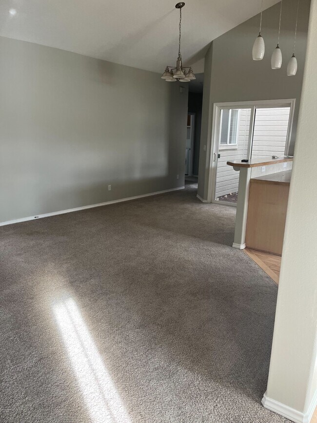 Foto del edificio - 2664 E Bridgecreek Dr