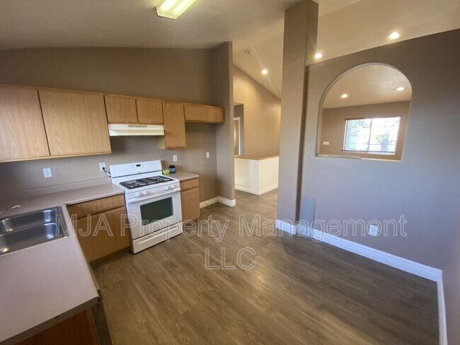 Building Photo - 406 Inauguration Rd