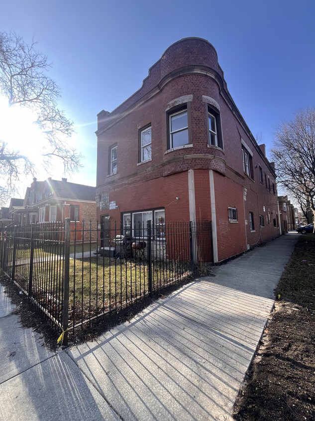 Foto principal - 5700 S Laflin St