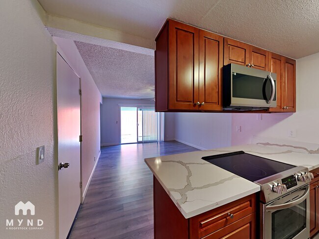 Foto del edificio - 7047 Greenback Ln