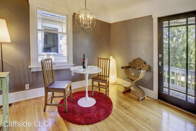Building Photo - 3 br, 1 bath House - 532 N 39th St
