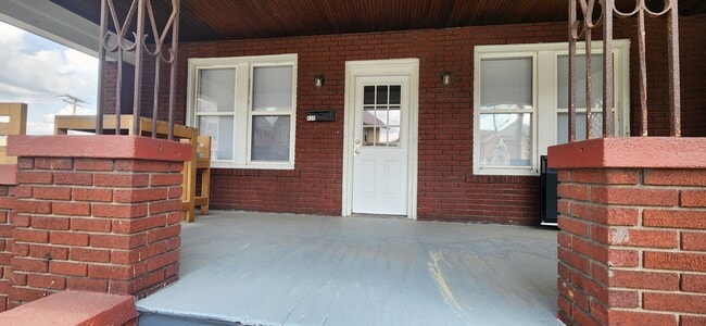 Building Photo - 835 Wayne Ave