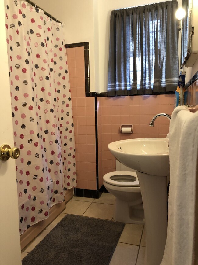 Baño - 216 Green Ave