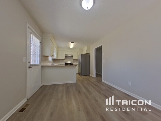 Foto del edificio - 327 Westridge Rd