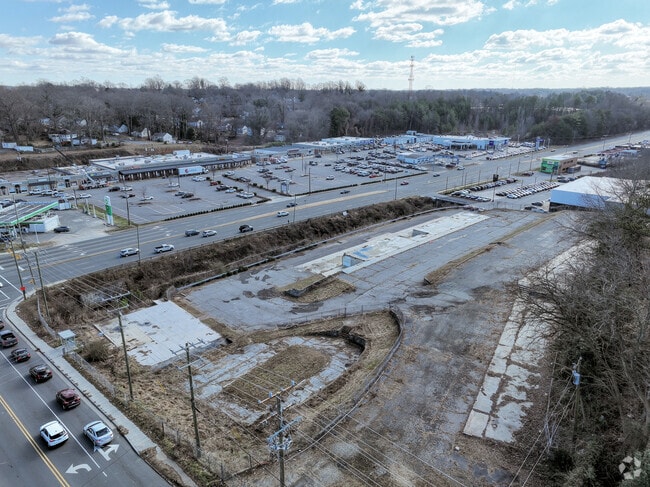 Building Photo - The Flats at Peters Creek