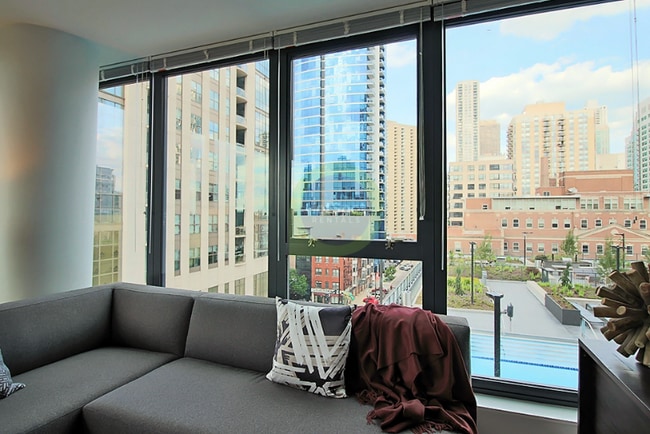 Photo - 135 W Superior St Apartment