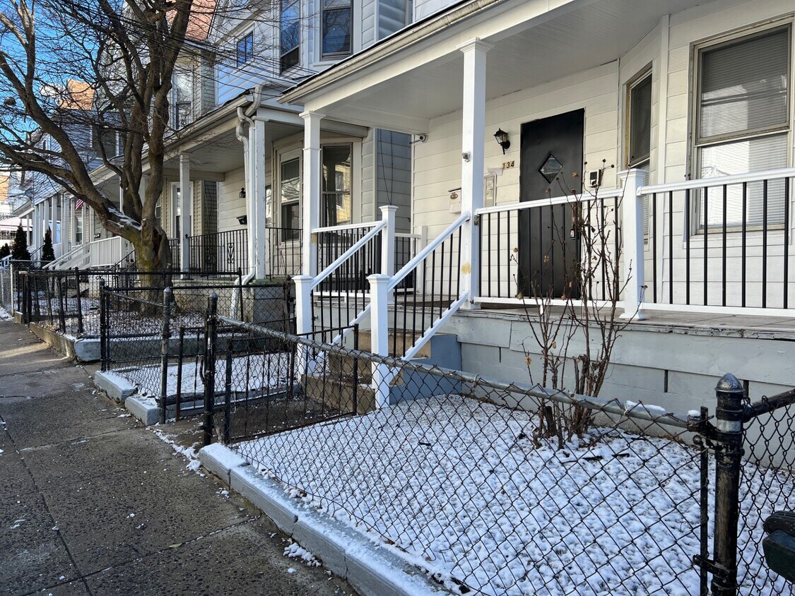 Primary Photo - 134 Morningside Pl