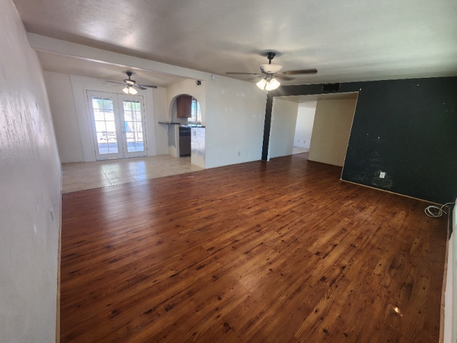 Building Photo - 2502 S Calle Yucatan
