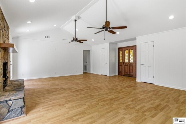 Building Photo - 203 Dupont Dr