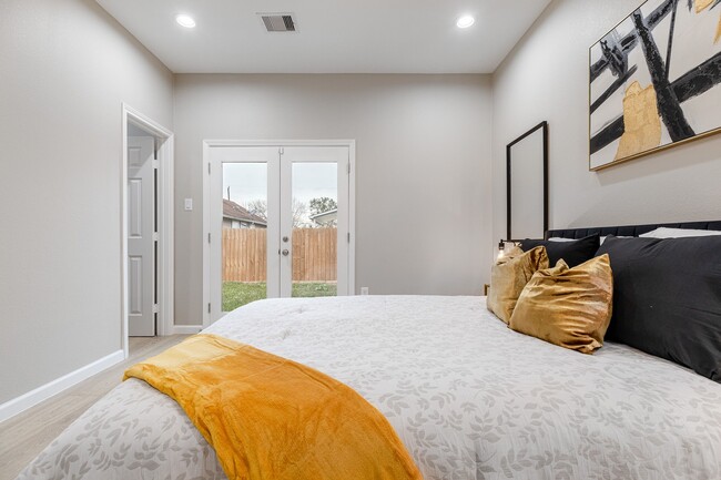Foto del edificio - 4661 Clover St