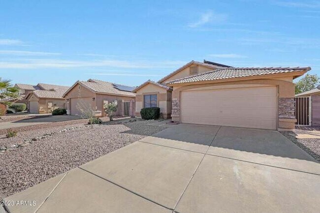 Building Photo - Stunning 3-bedroom, 2-bath home