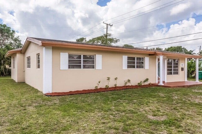 Building Photo - 1360 NW 173rd Ter