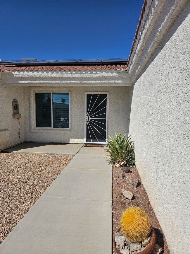 Building Photo - Unfurnished Long Term - FULL SOLAR