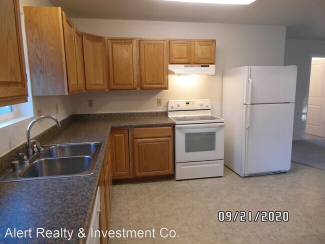Building Photo - 1 br, 1 bath House - 240-1/2 Park St