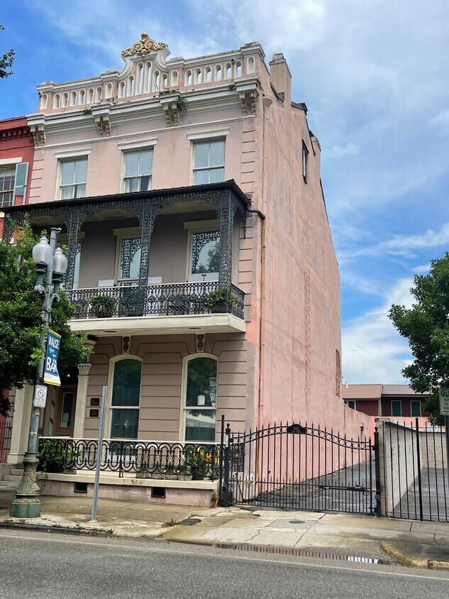 842 Camp St Unit 5, New Orleans, LA 70130 Condo for Rent in New