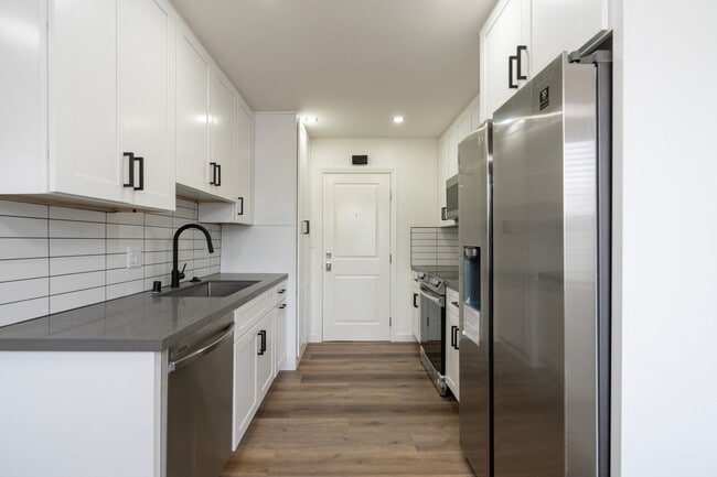 Foto del interior - 212 S Arnaz Dr